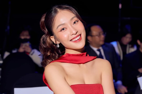 Khả Ngân - cô gái sành điệu nhất "Gia đình mình vui bất thình lình"